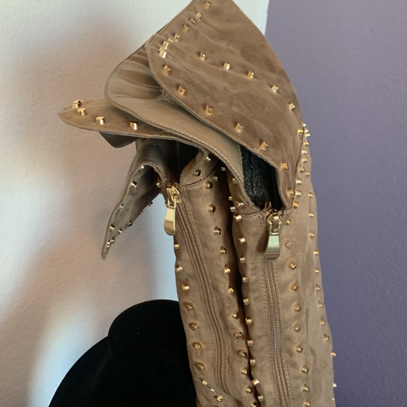 faux suede gold studded over the knee high boots 🤩 - Picture 6 of 7